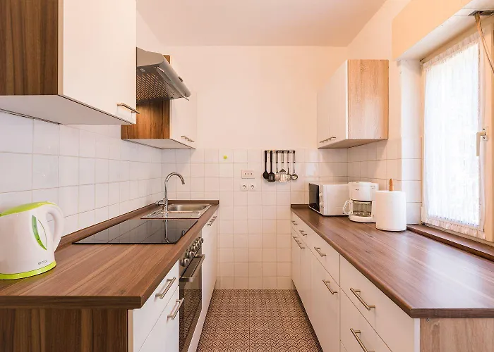 Charmantes Nur 200 Meter Zum Mit Meerblick, Liegen, Grillbereich Appartement Selce