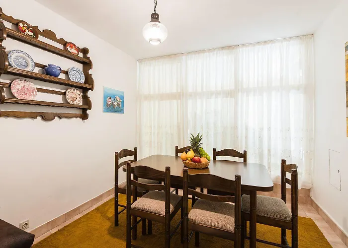 Appartement Charmantes Nur 200 Meter Zum Mit Meerblick, Liegen, Grillbereich