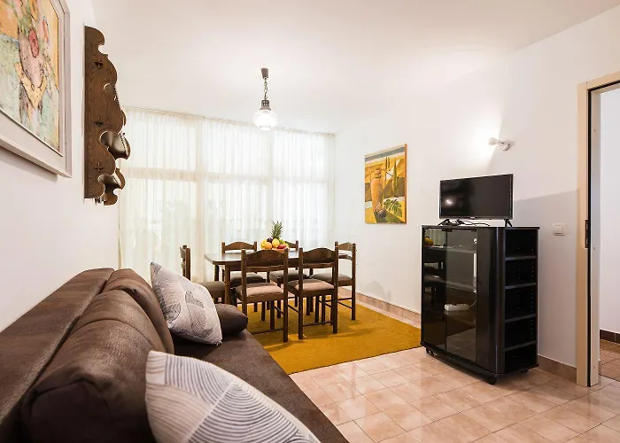 Charmantes Nur 200 Meter Zum Mit Meerblick, Liegen, Grillbereich Appartement *