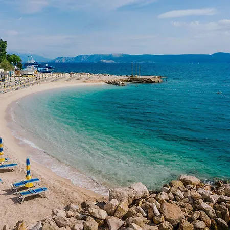 Charmantes Nur 200 Meter Zum Mit Meerblick, Liegen, Grillbereich