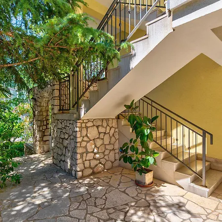 Apartment Charmantes Nur 200 Meter Zum Mit Meerblick, Liegen, Grillbereich *
