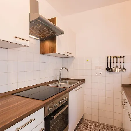 Charmantes Nur 200 Meter Zum Mit Meerblick, Liegen, Grillbereich Apartment Selce