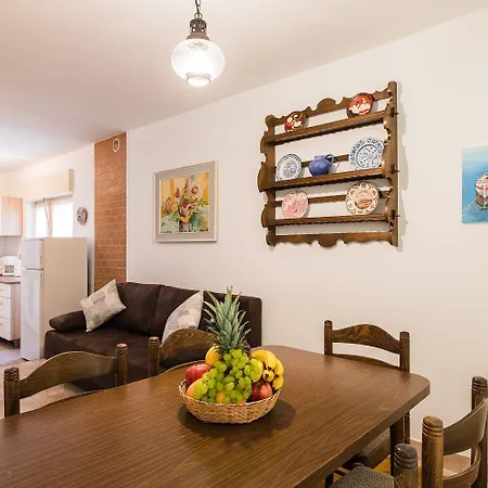 Charmantes Nur 200 Meter Zum Mit Meerblick, Liegen, Grillbereich * 塞尔瑟