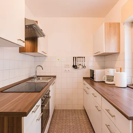 Charmantes Nur 200 Meter Zum Mit Meerblick, Liegen, Grillbereich Apartment Selce