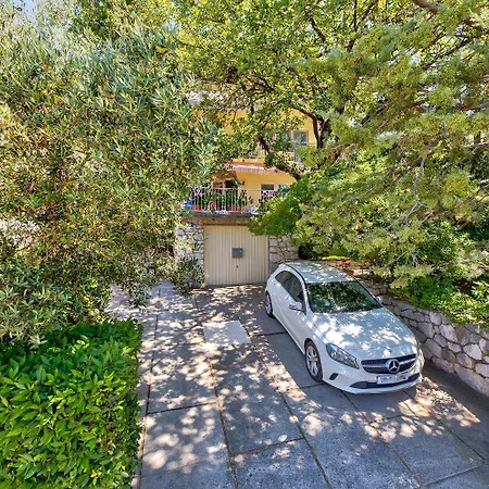 Apartment Charmantes Nur 200 Meter Zum Mit Meerblick, Liegen, Grillbereich Selce