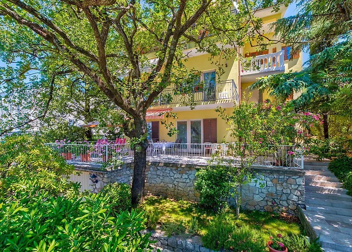 Apartment Charmantes Nur 200 Meter Zum Mit Meerblick, Liegen, Grillbereich *