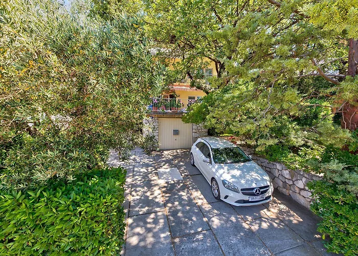 Apartment Charmantes Nur 200 Meter Zum Mit Meerblick, Liegen, Grillbereich Selce
