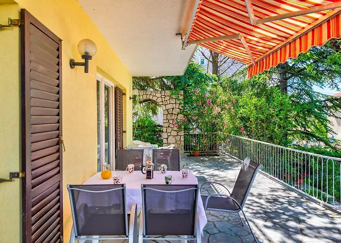 Apartment Charmantes Nur 200 Meter Zum Mit Meerblick, Liegen, Grillbereich *